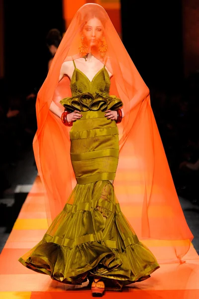 Look 37